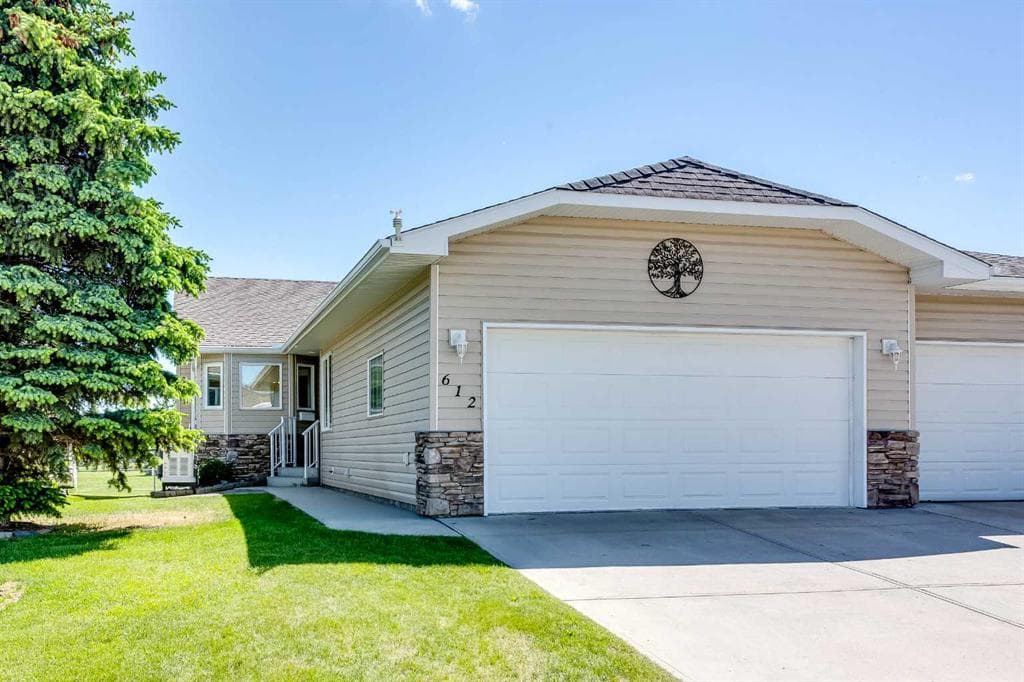 3-bed Semi-detached for sale at 612 Riverside Boulevard NW, High River
