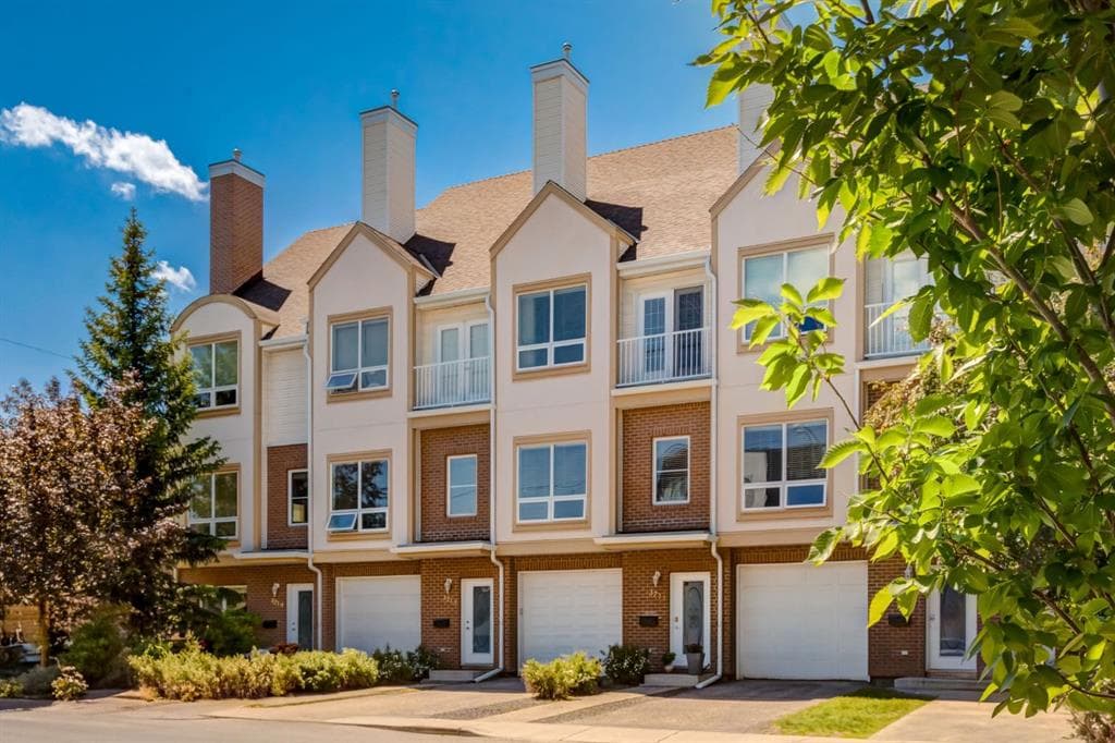 2-bed Townhouse for sale at 3711 17 Street SW, Calgary