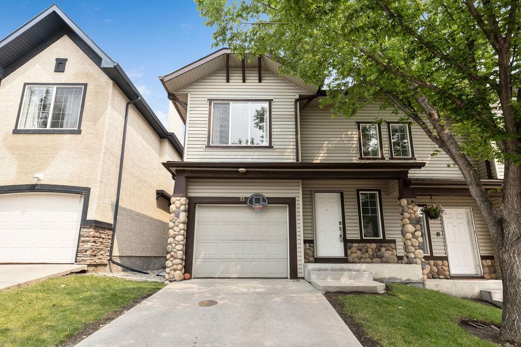 3-bed Townhouse for sale at 73 Hidden Creek Rise NW, Calgary