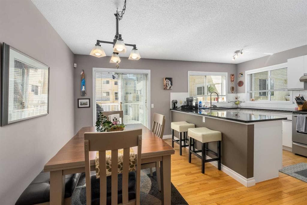 2-bed Townhouse for sale at 47 Millrose Place SW, Calgary