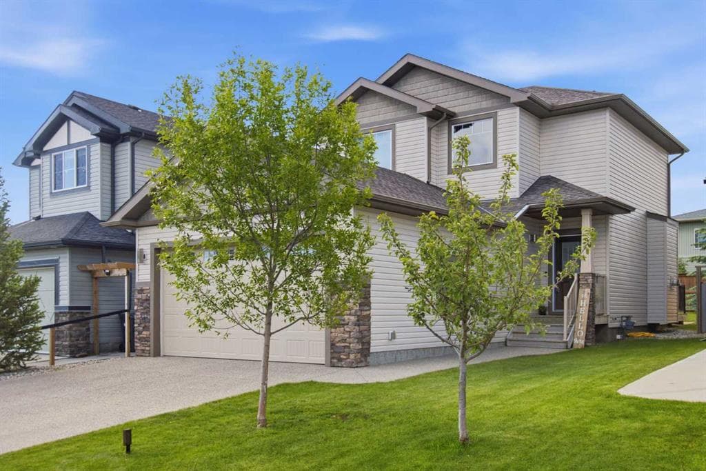 3-bed Detached for sale at 105 Wildrose Green, Strathmore