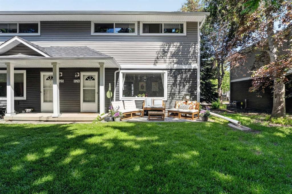3-bed Townhouse for sale at 624 Regal Park NE, Calgary