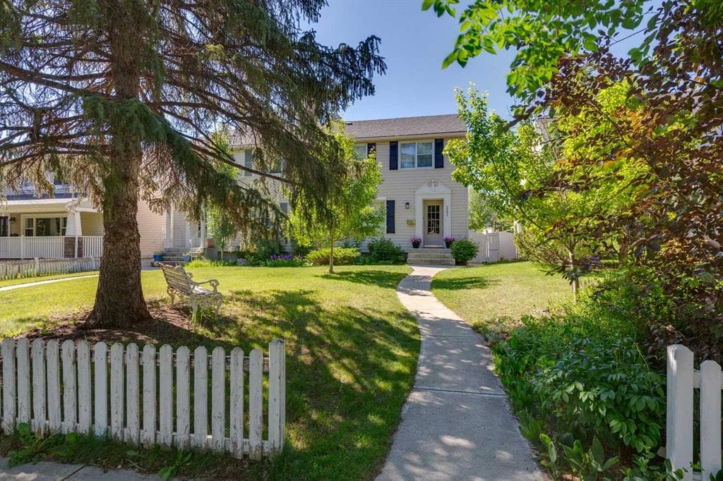 3-bed Semi-detached for sale at 2291 Flanders Avenue SW, Calgary