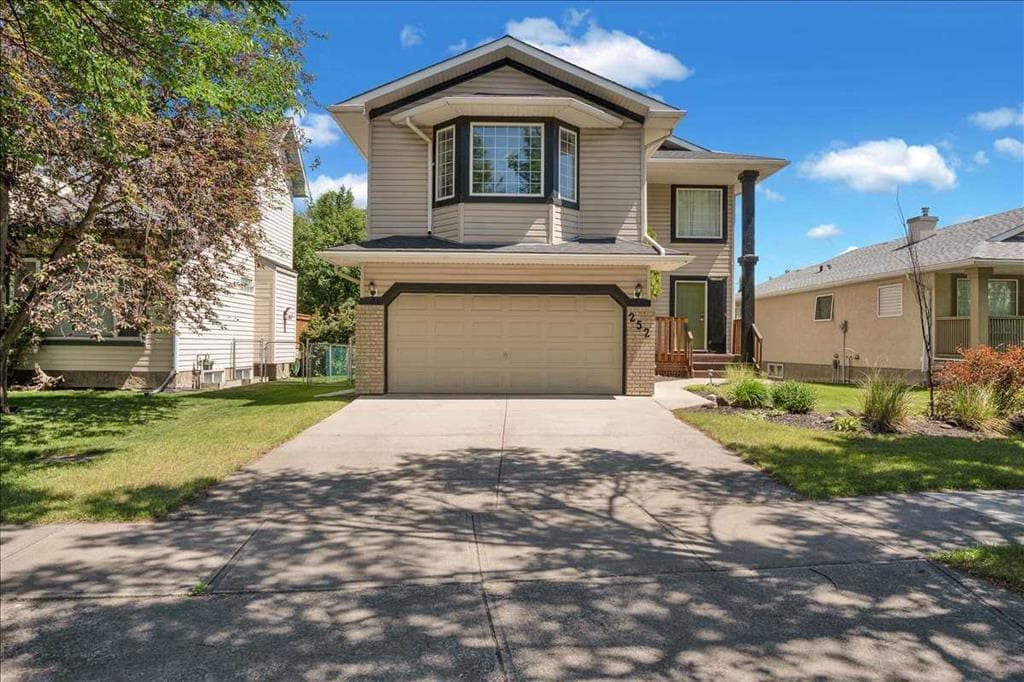 3-bed Detached for sale at 252 Woodhaven Drive, Okotoks