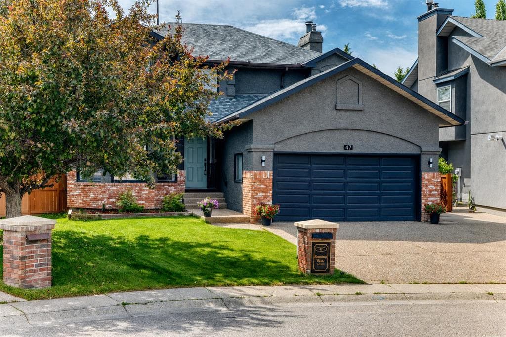 4-bed Detached for sale at 47 Canterbury Court SW, Calgary