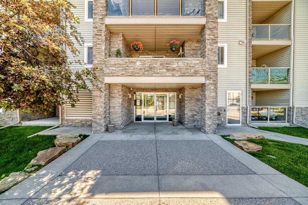 2-bed Apartment for sale at 109, 5500 Somervale Court SW, Calgary