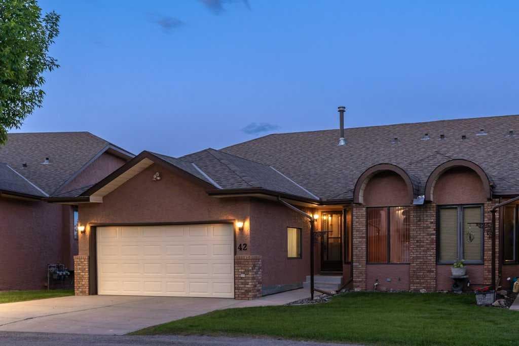 3-bed Townhouse for sale at 42 Edgeland Close NW, Calgary