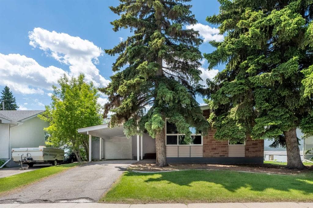 4-bed Detached for sale at 77 Winslow Crescent SW, Calgary