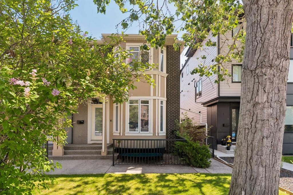 3-bed Townhouse for sale at 2, 1932 35 Street SW, Calgary