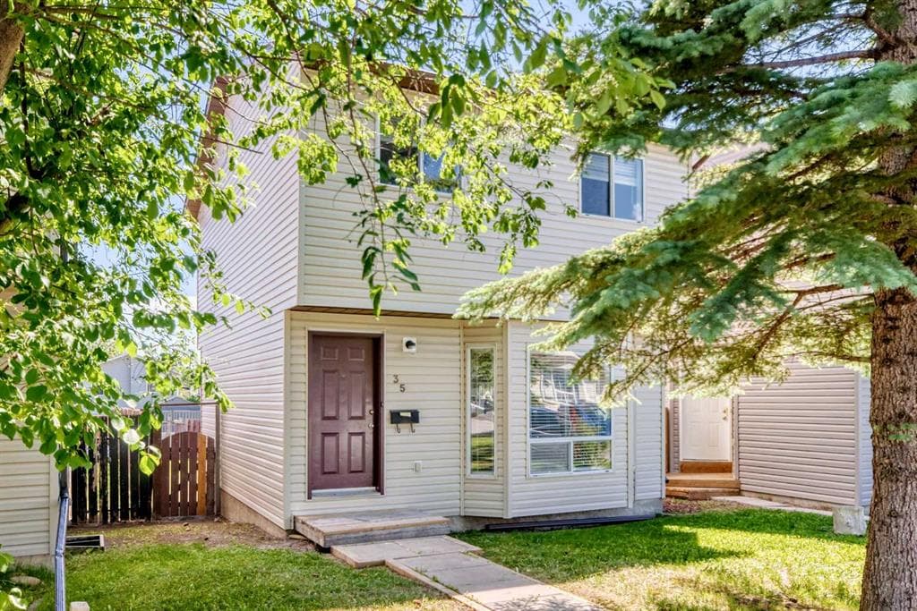 3-bed Detached for sale at 35 Martindale Court NE, Calgary