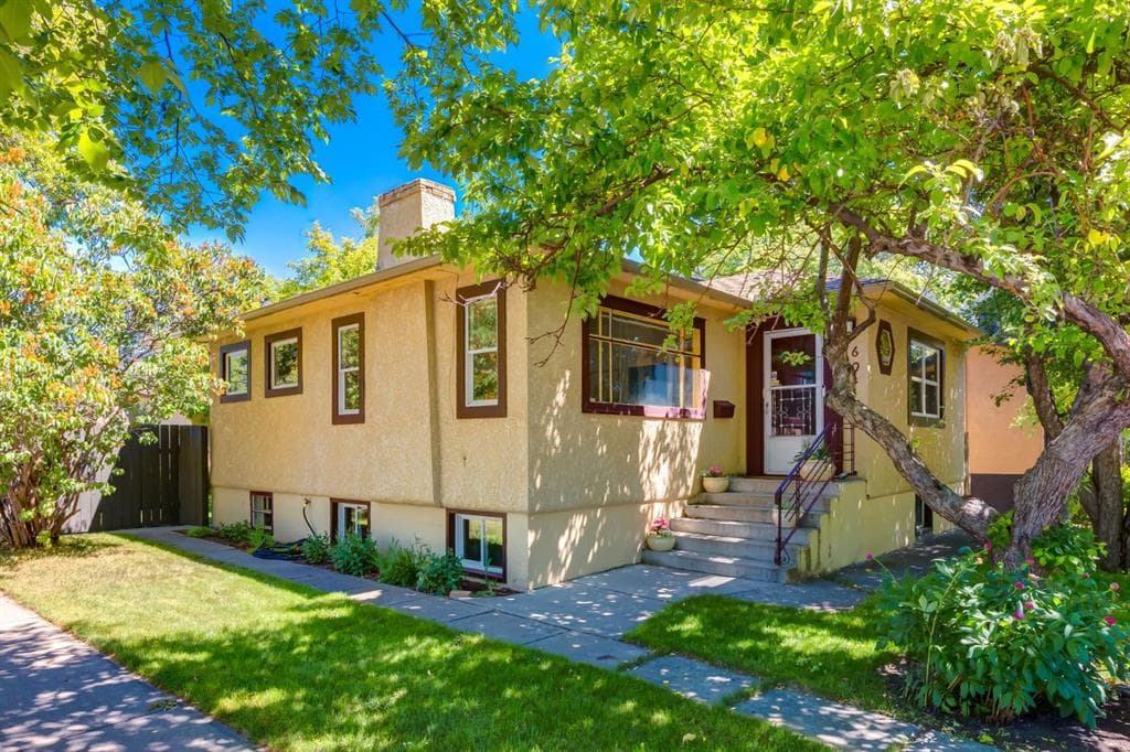 3-bed Detached for sale at 604 10 Avenue NE, Calgary