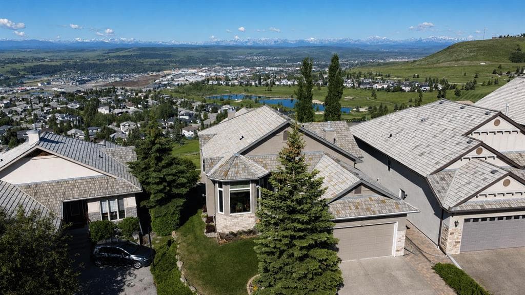 3-bed Detached for sale at 124 Gleneagles Estates Lane, Cochrane
