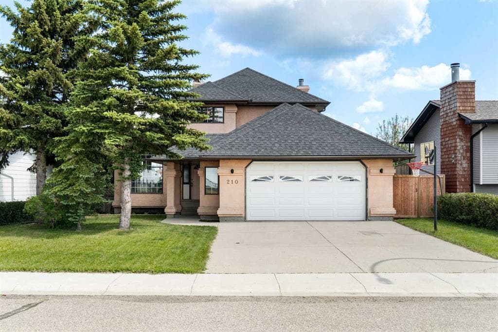 210 McKinnon Drive — photo 1