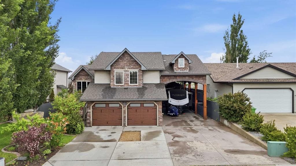 5-bed Detached for sale at 6204 58 Street, Olds