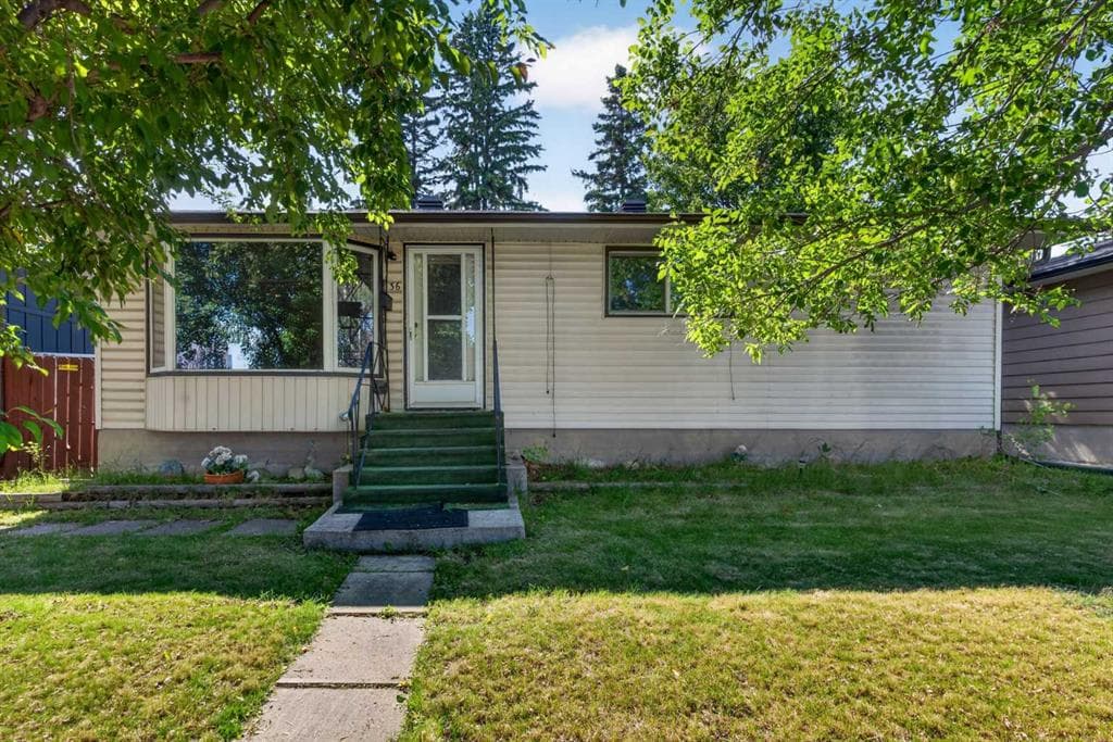 2-bed Detached for sale at 36 Hazelwood Crescent SW, Calgary