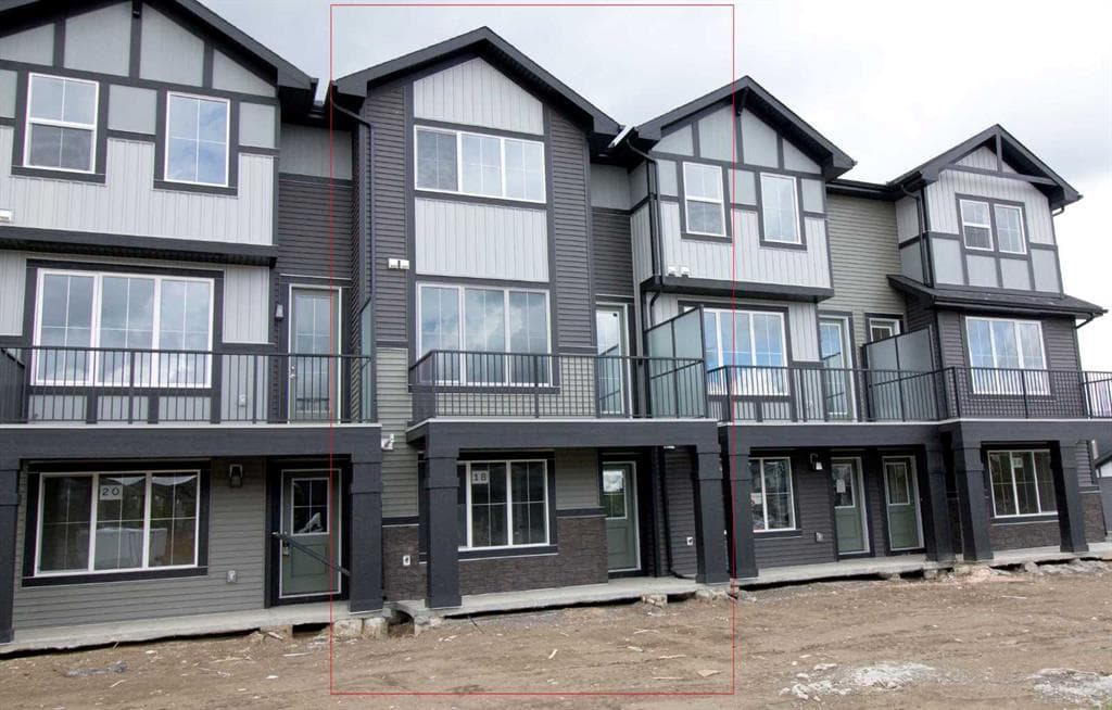 3-bed Townhouse for sale at 18 Sundown Place, Cochrane