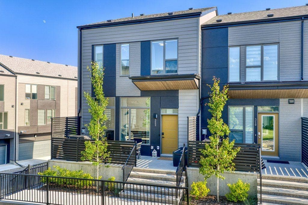 3-bed Townhouse for sale at 322 Sovereign Common SW, Calgary