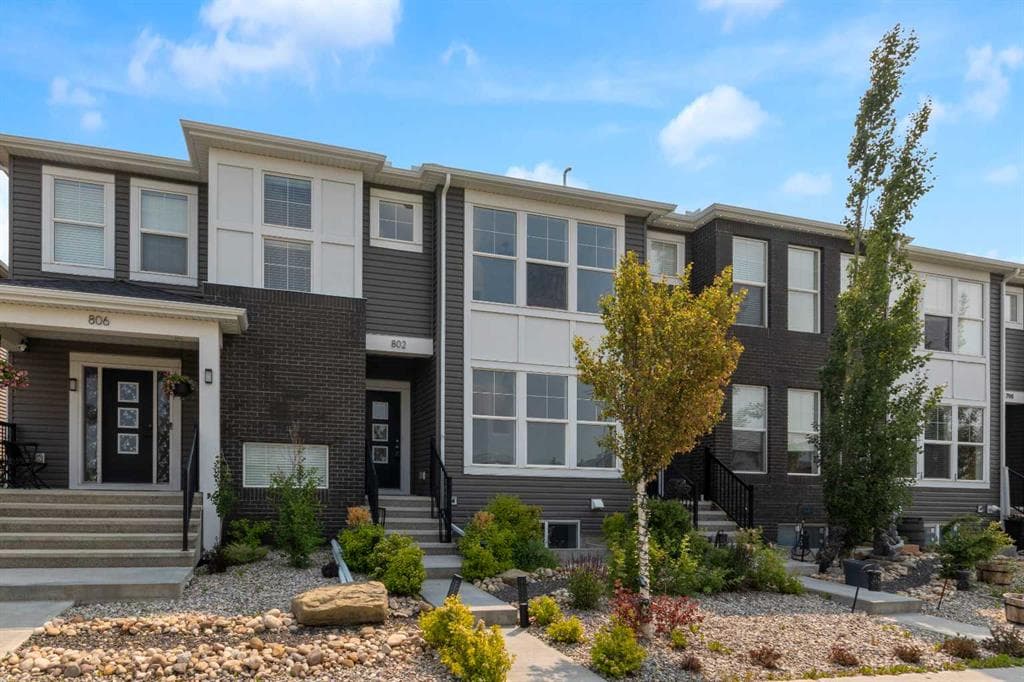 4-bed Townhouse for sale at 802 Cornerstone Boulevard NE, Calgary