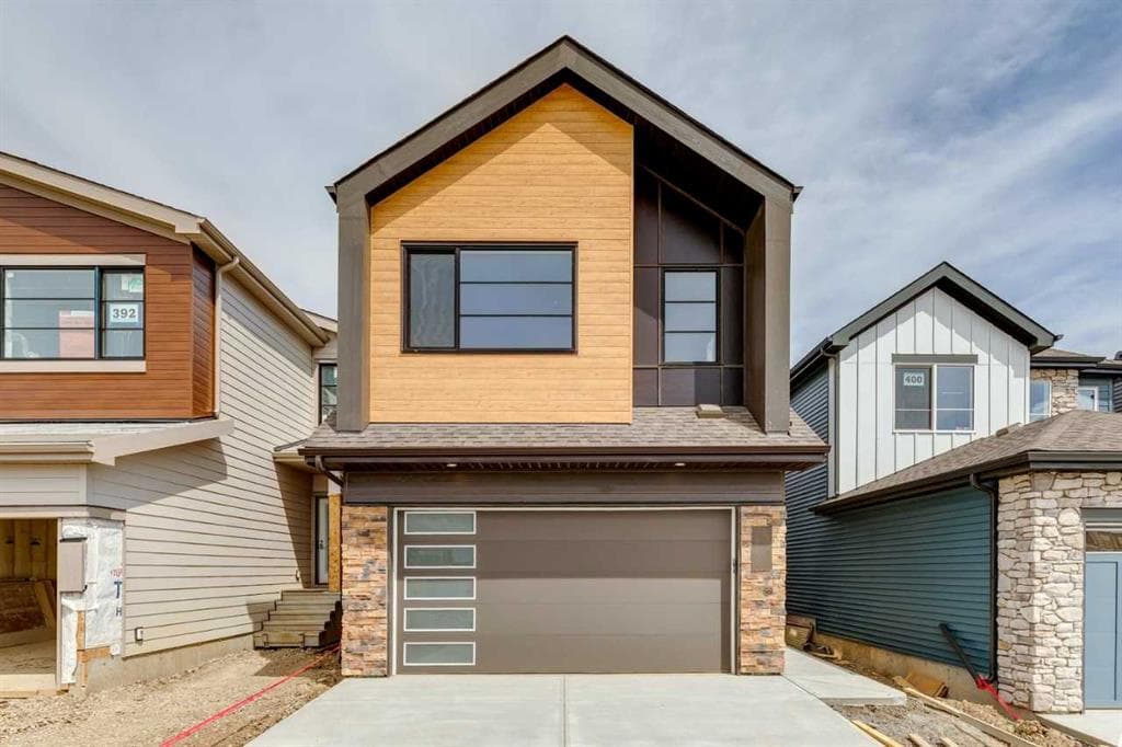 3-bed Detached for sale at 396 Heartwood Grove SE, Calgary