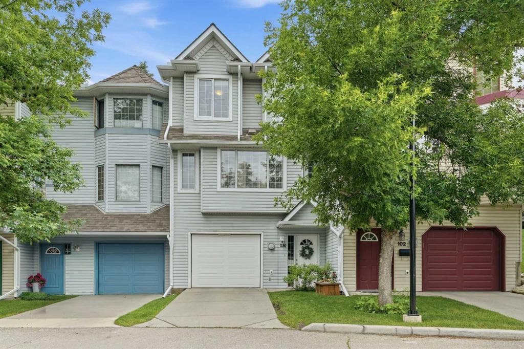 3-bed Townhouse for sale at 104 Patina Point SW, Calgary