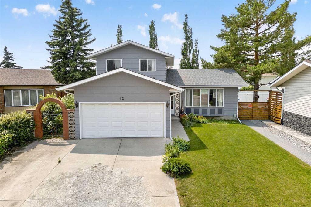 4-bed Detached for sale at 12 Berkley Place NW, Calgary