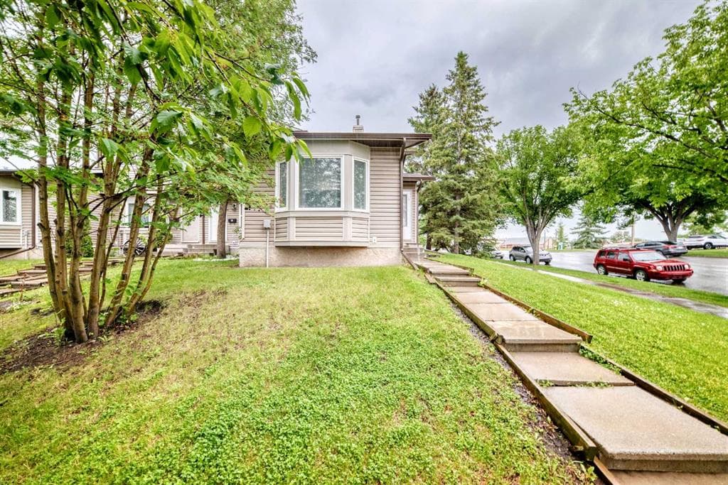 2-bed Townhouse for sale at 15 Falshire Terrace NE, Calgary