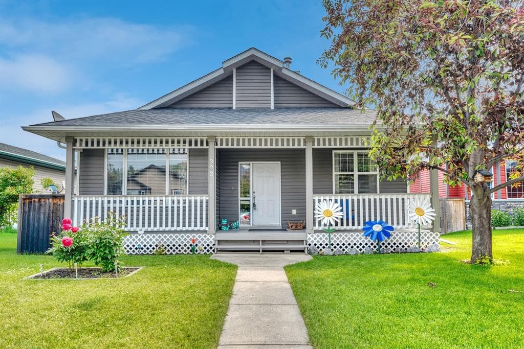4-bed Detached for sale at 303 Robert Street SW, Diamond Valley