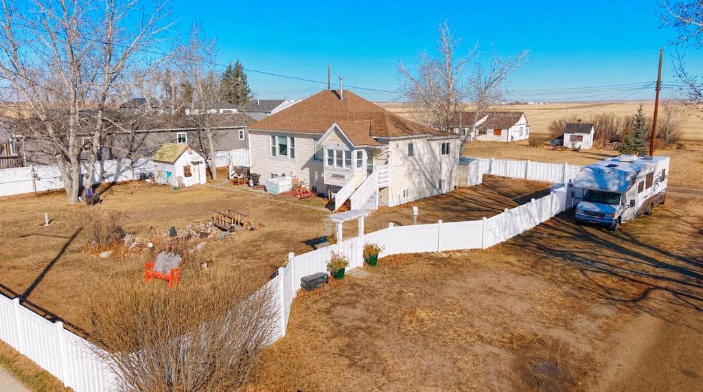 5-bed Detached for sale at 129 5 Avenue, Champion