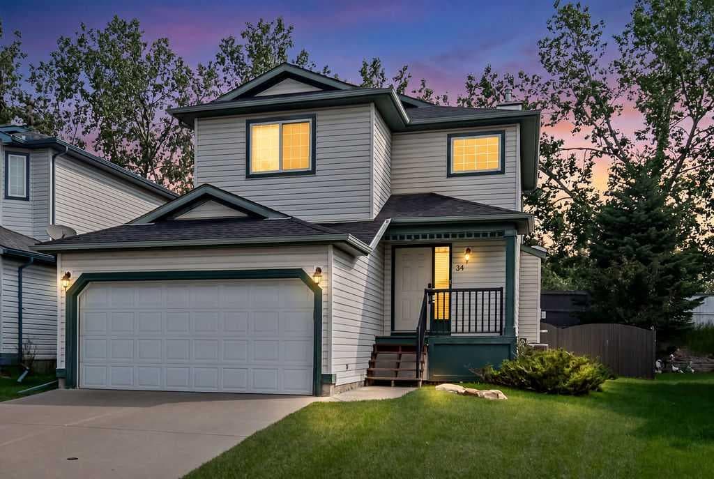 3-bed Detached for sale at 34 Alcock Close, Okotoks
