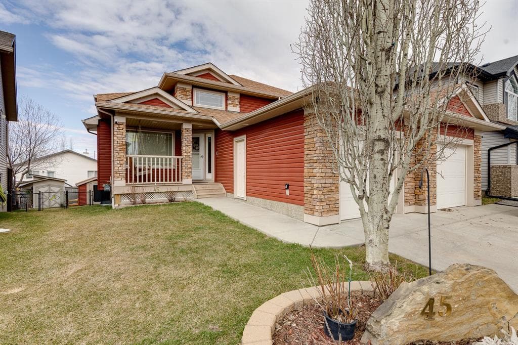 4-bed Detached for sale at 45 Thornfield Close SE, Airdrie