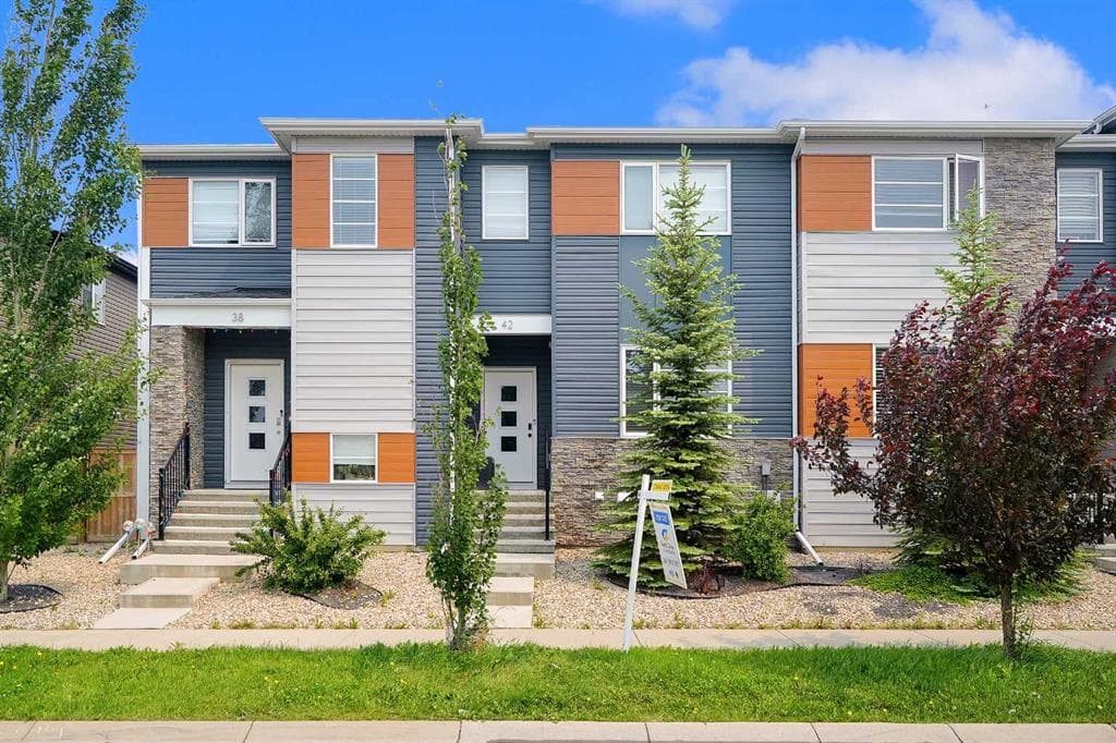 4-bed Townhouse for sale at 42 MIDTOWN Boulevard SW, Airdrie