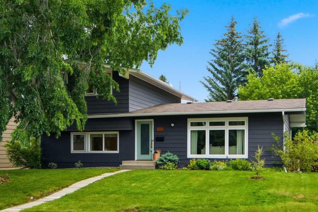 5-bed Detached for sale at 12412 Lake Christina Road SE, Calgary