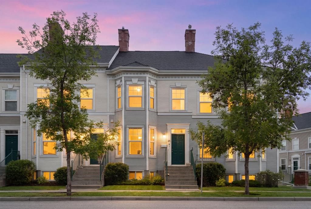 2-bed Townhouse for sale at 25 Prestwick Park SE, Calgary