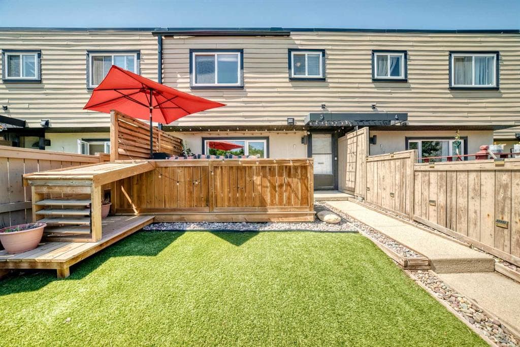 3-bed Townhouse for sale at 3, 3809 45 Street SW, Calgary