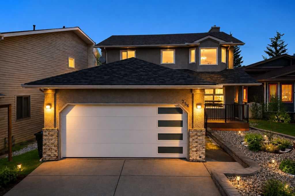 4-bed Detached for sale at 256 Riverside Mews SE, Calgary