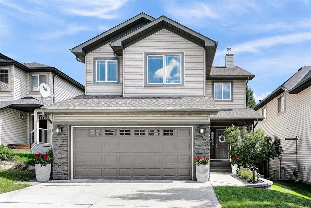 3-bed Detached for sale at 71 Westmount Circle, Okotoks