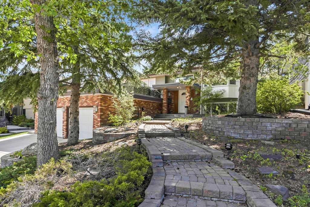 5-bed Detached for sale at 2415 Chicoutimi Drive NW, Calgary