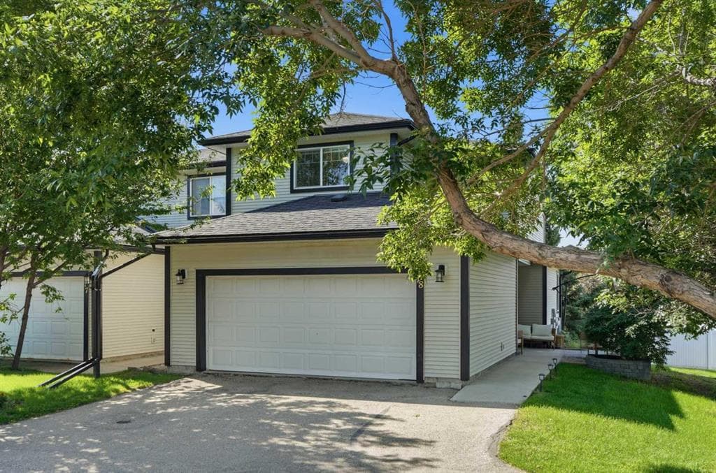 2-bed Townhouse for sale at 18, 15 Silver Springs Way NW, Airdrie