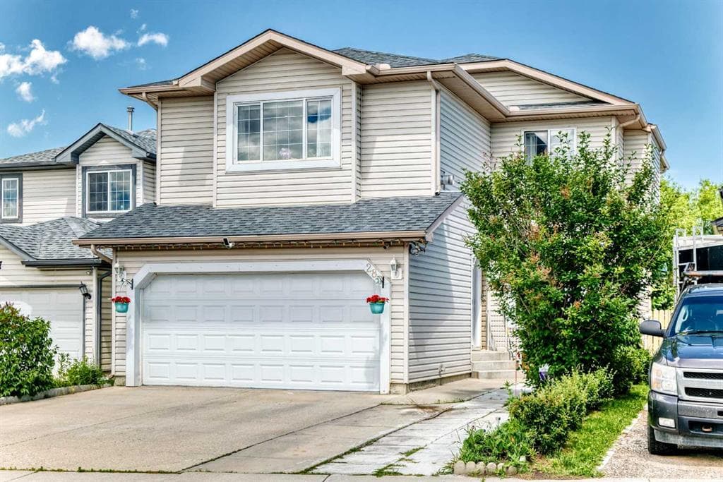 4-bed Detached for sale at 283 Applestone Park SE, Calgary