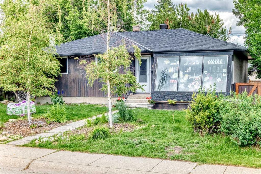 5-bed Detached for sale at 4832 Worcester Drive SW, Calgary