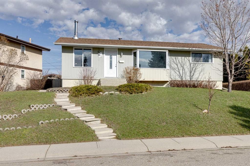 4-bed Detached for sale at 248 Huntcroft Road NE, Calgary