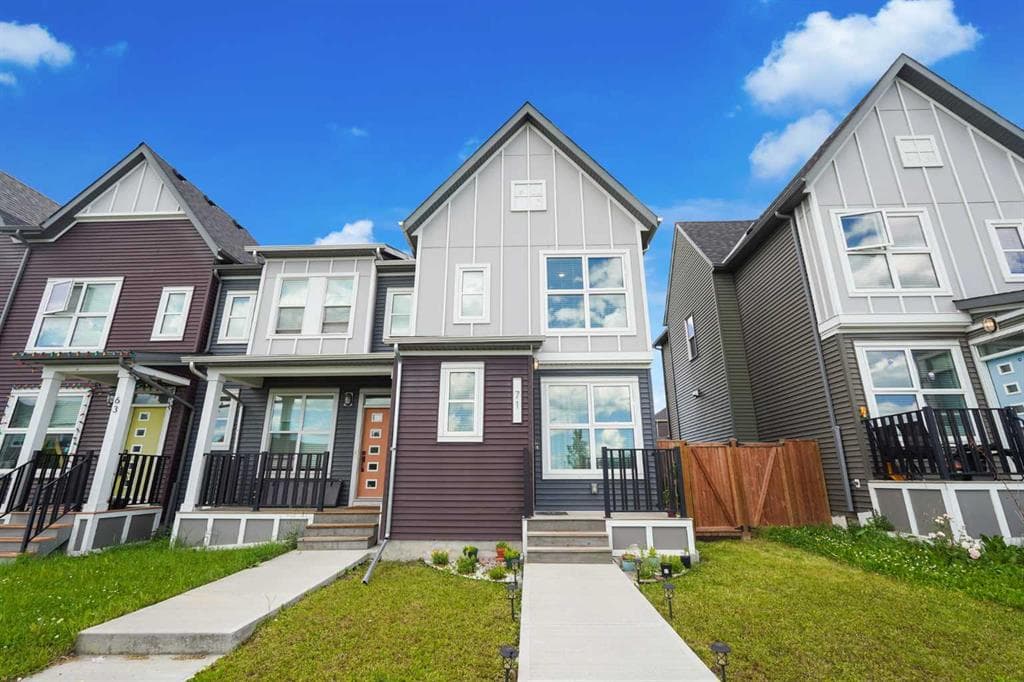 3-bed Townhouse for sale at 71 Savanna Park NE, Calgary