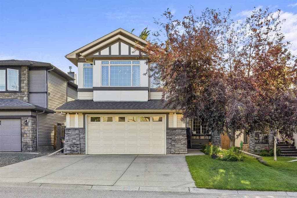 4-bed Detached for sale at 11 Chapala Square SE, Calgary