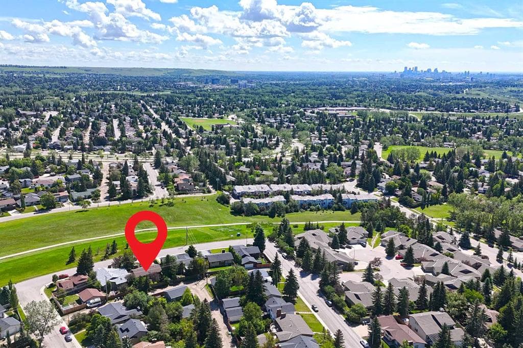 4-bed Detached for sale at 243 Silvercreek Drive NW, Calgary