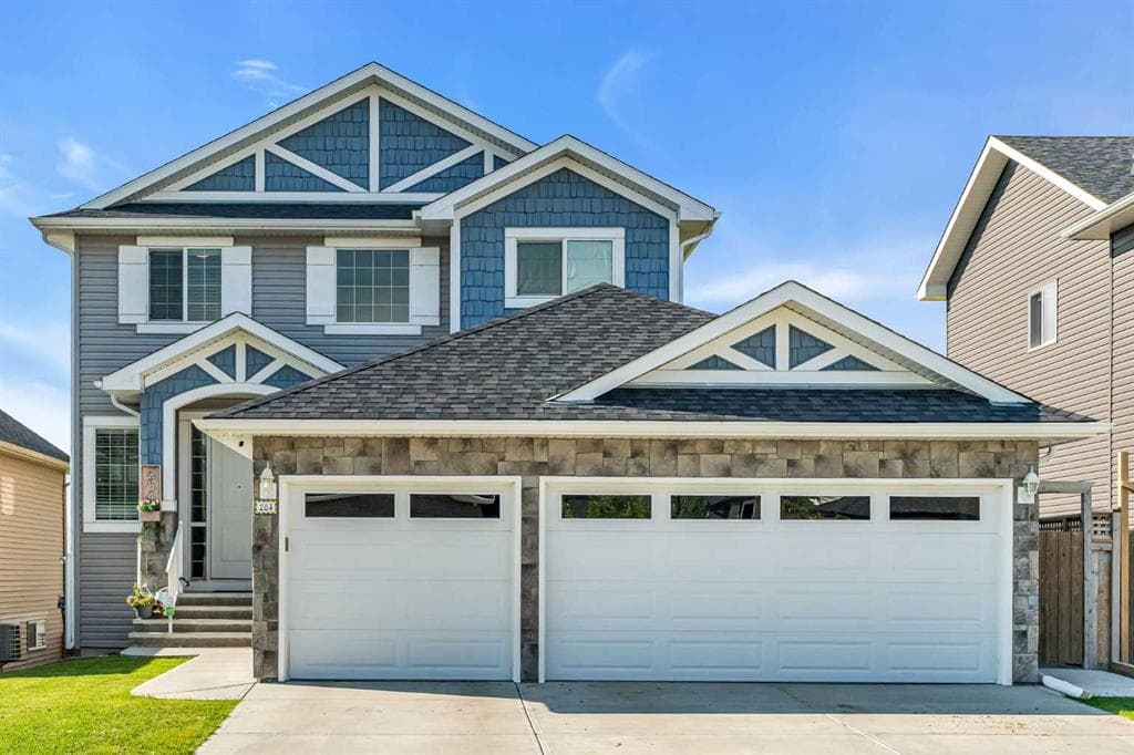 4-bed Detached for sale at 284 Rainbow Falls Way, Chestermere