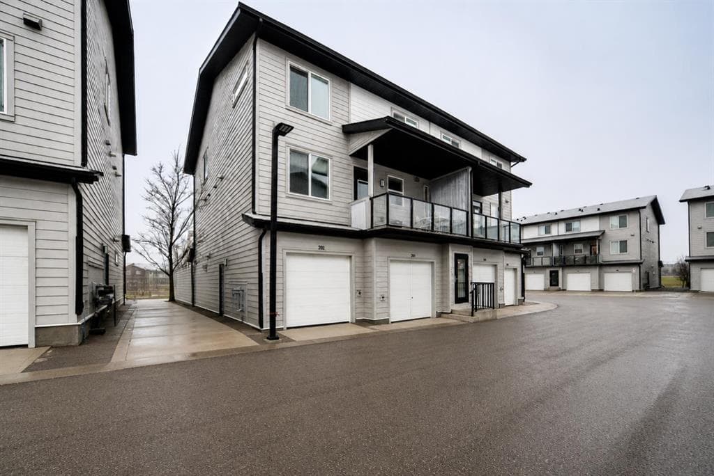 3-bed Townhouse for sale at 202, 245 Redstone NE, Calgary