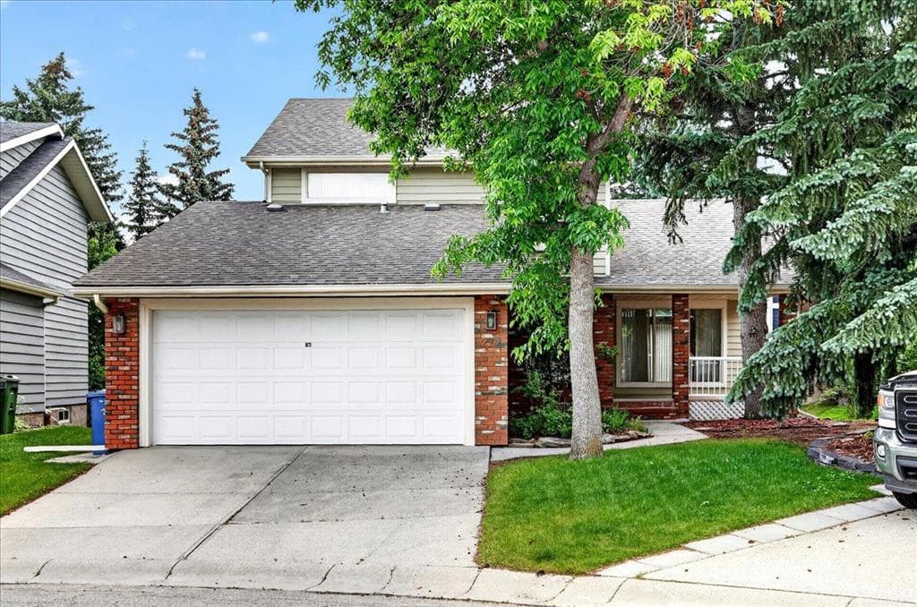 4-bed Detached for sale at 212 Stravanan Bay SW, Calgary