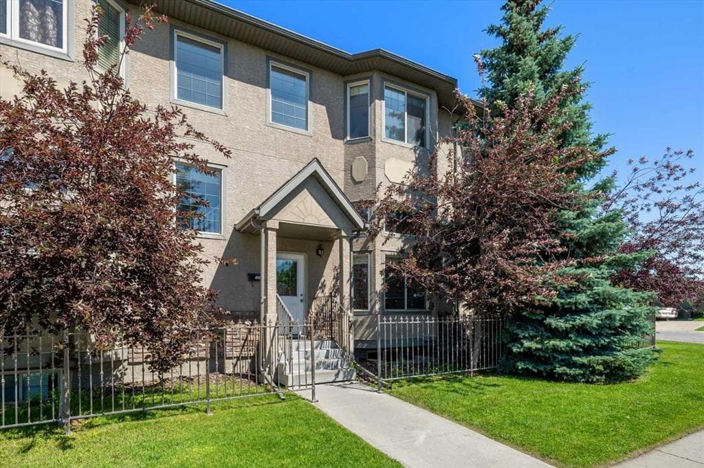 2-bed Townhouse for sale at 168 153 Avenue SE, Calgary