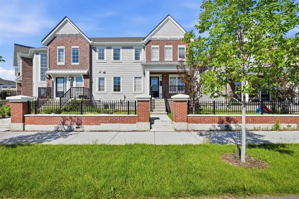 3-bed Townhouse for sale at 19691 Sheriff King Street SW, Calgary
