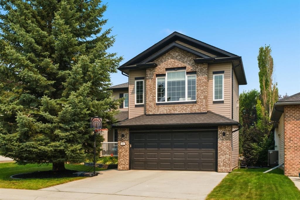 4-bed Detached for sale at 132 Coopers Heights SW, Airdrie